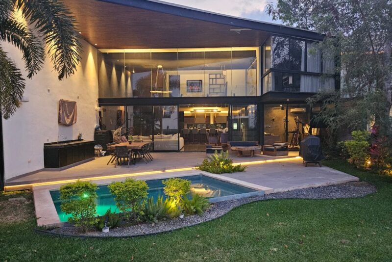 RESIDENCIA AMUEBLADA PRIVADA PUNTA LAGO