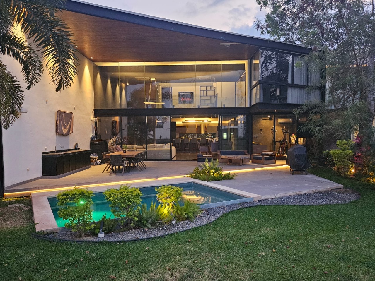 RESIDENCIA AMUEBLADA PRIVADA PUNTA LAGO