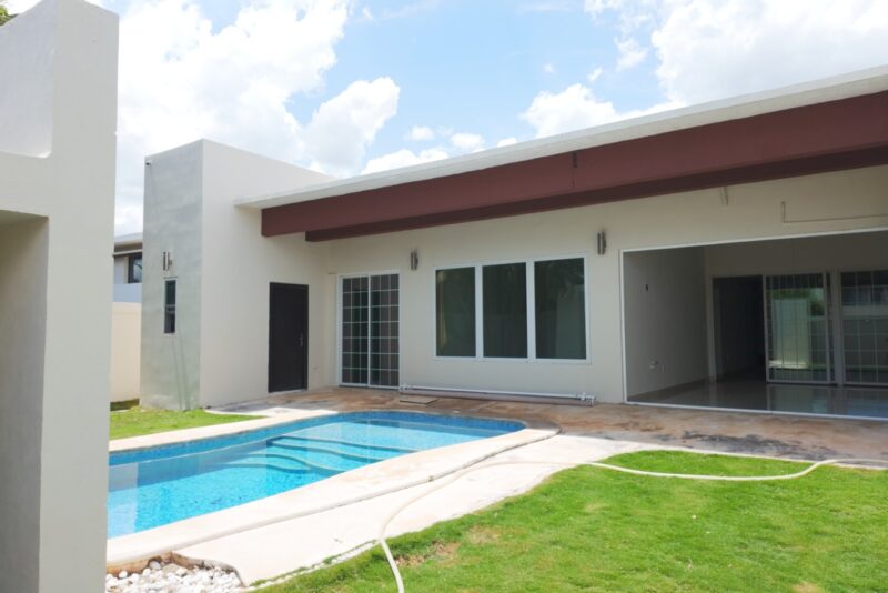 RESIDENCIA EN RENTA PRIVADA ALLEGRA TEMOZON NORTE MERIDA YUCATAN